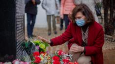 Carmen Calvo, ayer, en el cementerio de Calatayud.
