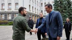 Spanish Prime Minister Pedro Sanchez visits Borodyanka, in Kyiv region, Ukraine April 21, 2022. Moncloa/Borja Puig de la Bellacasa/Handout via REUTERS THIS IMAGE HAS BEEN SUPPLIED BY A THIRD PARTY. NO RESALES. NO ARCHIVES UKRAINE-CRISIS/SPAIN-DENMARK