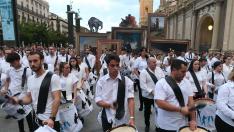 En la tarde noche de este domingo ha tenido lugar el acto de cierre, 'Toque de tambores Fiestas Goyescas' y un espectáculo piromusical en la fachada del Consistorio.