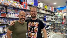 Sergio Jiménez y José Delgado, en la tienda de videojuegos.