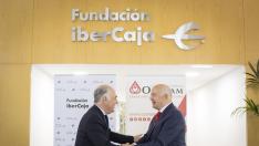 José Luis Rodrigo, director general de Fundación Ibercaja, y Fernando Galdámez, presidente de la Fundación Federico Ozanam.