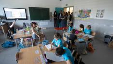 Visita de Felipe Faci al nuevo aulario de primaria del colegio Soledad Puértolas de Zaragoza