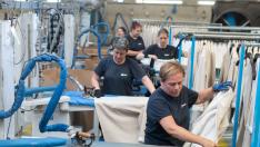 Trabajadoras de Lacor Textil, el pasado viernes en las instalaciones de Plaza.
