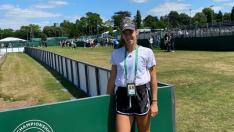 Irene Burillo pasa en las instalaciones de Wimbledon.
