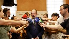 El presidente de Aragón atiende a los medios en el Edificio Pignatelli.