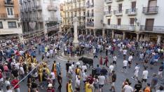 Inicio del congreso del tor de cuerda en teruel con pasacalles de los pueblos participantes y torro ensogado en la plaza del torico. foto Antonio garcia/Bykofoto. 17/06/22[[[FOTOGRAFOS]]]