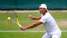 El tenista Rafa Nadal en un entrenamiento en el All England Club