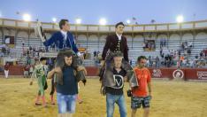 Mario Pérez Langa y Diego Ventura, en la salida a hombros.