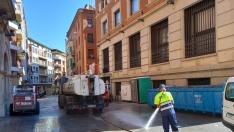 Labores de limpieza de las calles de Teruel.