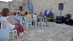 Dua de Pel ha actuado en la ermita de San Salvador de Torrente de Cinca.