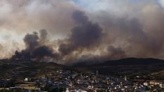 Incendio en Ateca: los evacuados del incendio de Moros alojados en el polideportivo, que ha recibido la visita de Lambán