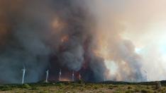 Incendio se acerca al ferrocarril de Teruel a Sagunto.