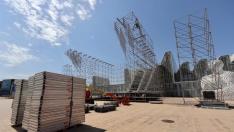Montaje de los escenarios del Vive Latino Zaragoza