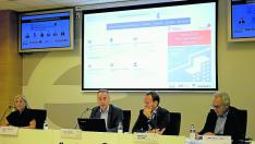 Luis Fabra, en la presentación del informe, con María Ángeles Ruiz, Fernando Montón y Fernando Used.