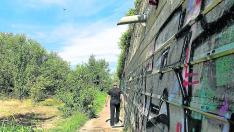 Las quejas se centran en la falta de mantenimiento del mobiliario urbano y en la vegetación