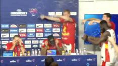 La alegría de la selección de baloncesto se desborda en plena rueda de prensa