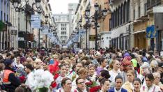 Ofrenda de Flores por la calle Alfonso de Zaragoza en 2016. gsc
