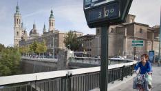 Buen tiempo en Zaragoza. Termómetro. 30 grados. gsc