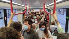 El tranvía de Zaragoza se abarrota en horas punta