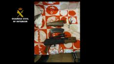 Arma encontrada durante los registros al detenido