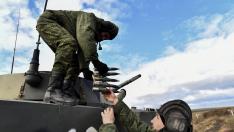 Hombres reclutados rusos asisten a entrenamiento militar en Rostov-on-Don