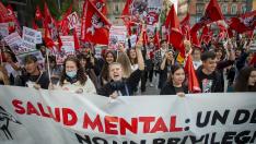 Varios estudiantes se manifiestan en defensa de la salud mental en Madrid.