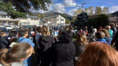 Un centenar de personas se concentró el miércoles en el centro de salud de Castejón, a la misma hoy que la convocatoria de protesta en el Hospital de Barbastro.