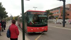 Autobús de la línea 36 con el cartel de 'Aforo completo'.