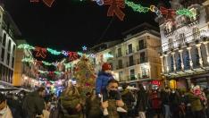 Iluminación navideña en la plaza del Torico de Teruel.