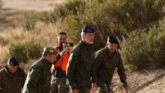 El Rey asiste en Zaragoza a la preparación de los militares que irán a Letonia
