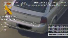 La Guardia Civil identificó al conductor del coche que circulaba a una velocidad excesiva.