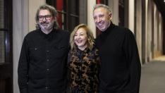 Juanjo Javierre, Carmen Machi y Nacho G. Velilla, en el Paraninfo de la Universidad de Zaragoza, donde han participado en el ciclo 'La buena estrella'.