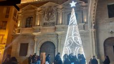 Árbol de Navidad en la plaza de España de Alcañiz