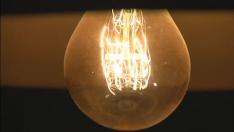 El precio de la luz se desploma hasta los 16 euros el megavatio hora