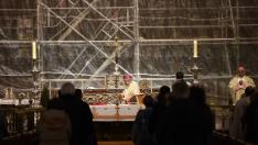 Unas 600 personas han despedido a Benedicto XVI en una misa funeral en la Basílica del Pilar, este jueves.
