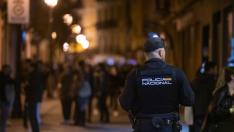 Policía en la zona de bares del Casco Viejo de Zaragoza