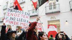 CGT y USO han convocado una jornada de huelga en el primer día de rebajas en el grupo Inditex para reivindicar mejoras salariales