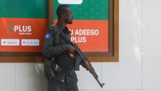Un policía somalí, en Mogadiscio, capital del país.
