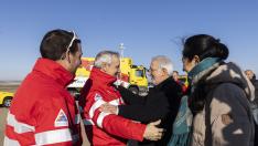 El médico y el rescatado se fundieron en un abrazo en el aeródromo de Villanueva de Gállego.