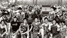 El CAI Zaragoza (CBZ), nada más conquistar la Copa del Rey de 1983 ante el Barcelona.