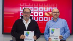 Luis Clarimón y Manuel Pina, hoy, en la sede de CC. OO. Aragón.