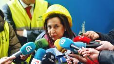 La ministra de Defensa, Margarita Robles, atiende a los medios de comunicación