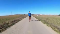 Christian López corriendo hacia atrás