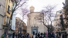 Protesta por la falta de bancos tras la reforma de la plaza de la Magdalena de Zaragoza