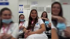 El polémico vídeo de una enfermera andaluza que critica uno de los requisitos para opositar en Cataluña: "El puto C1 de catalán"