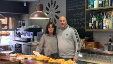 Montse y Samuel regentan el bar Palermo de Tarazona desde 1999