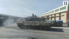 55 militares ucranianos aprenden en el campo de maniobras zaragozano el uso de los tanques Leopard