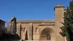 Imagen la entrada a la iglesia del monasterio de Sijena 2023