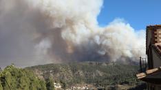 Imagen del incendio forestal desde San Agustín, en la provincia de Teruel