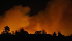 22 medios aéreos y 28 terrestres se incorporarán a la extinción del fuego de Villanueva de Viver